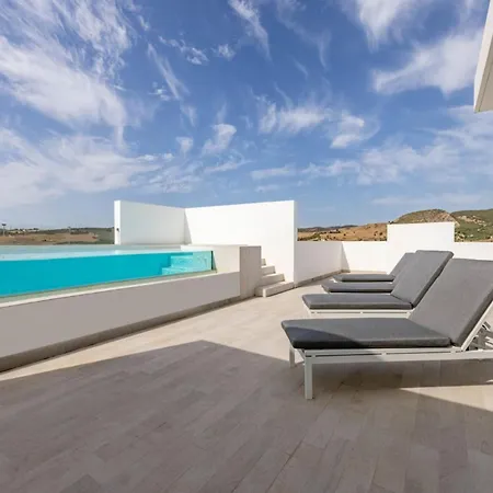 Penthouse With Lagoon Views For 6 * Estepona