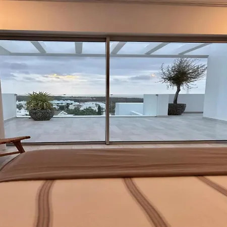 Penthouse With Lagoon Views For 6 Apartmán *
