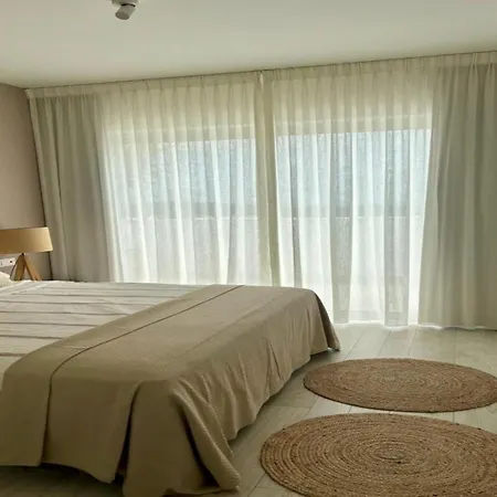 Penthouse With Lagoon Views For 6 * Estepona