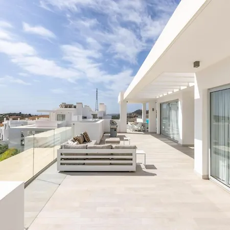 Penthouse With Lagoon Views For 6 Apartmán *