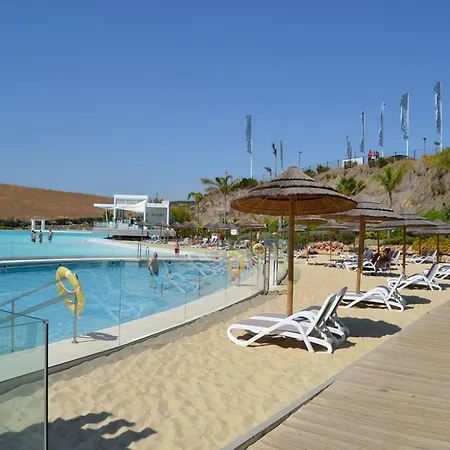 Penthouse With Lagoon Views For 6 * Estepona